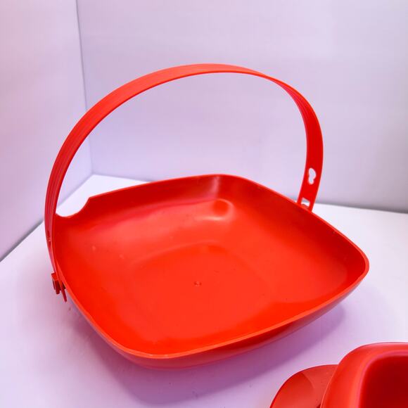 Vintage Orange Nesting Picnic Set Plates Cups Silverware Bowls Salt Pepper MCM - Picture 11 of 14